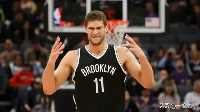 2012赛季篮网阵容搭配图片(篮网队史最佳阵容12人)插图2