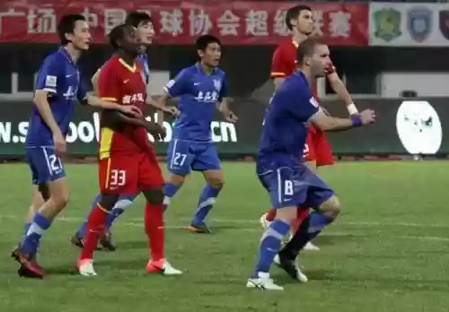 2012亚泰阵容插图