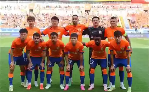 鲁能昨晚阵容_2